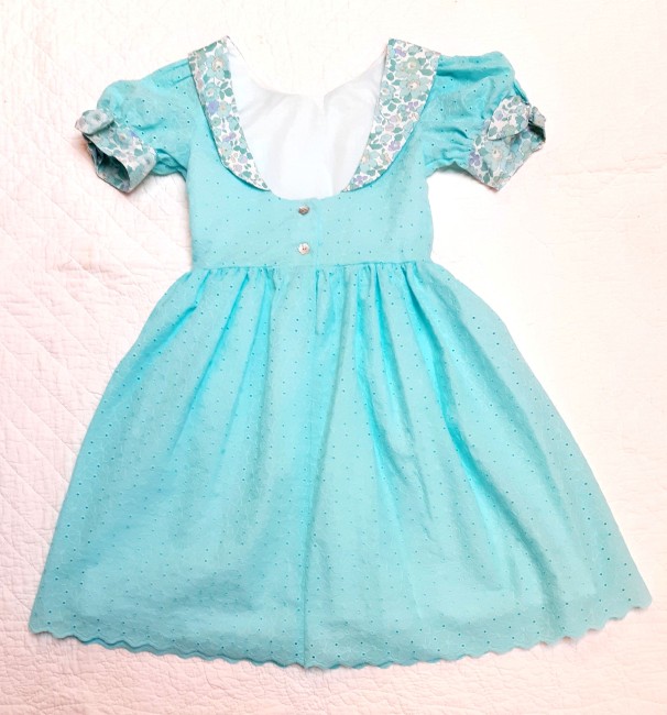 vue dos robe Danielle broderie anglaise festonnée turquoise Liberty Betsy splash | 4pommes