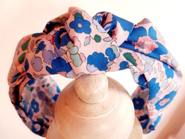 vue serre tete noeud Liberty Betsy cobalt | 4pommes