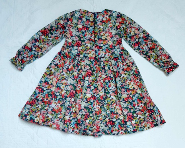 vue dos robe smoks brodés Manches longues Liberty Thorpe tutti frutti | 4pommes