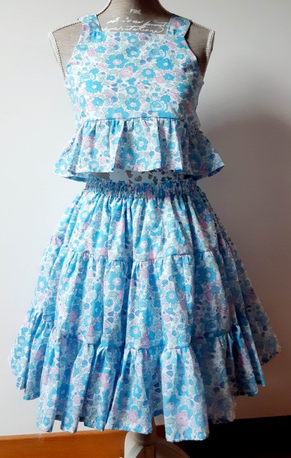 vue ensemble carmen Betsy bermuda sur portant devant | 4pommes