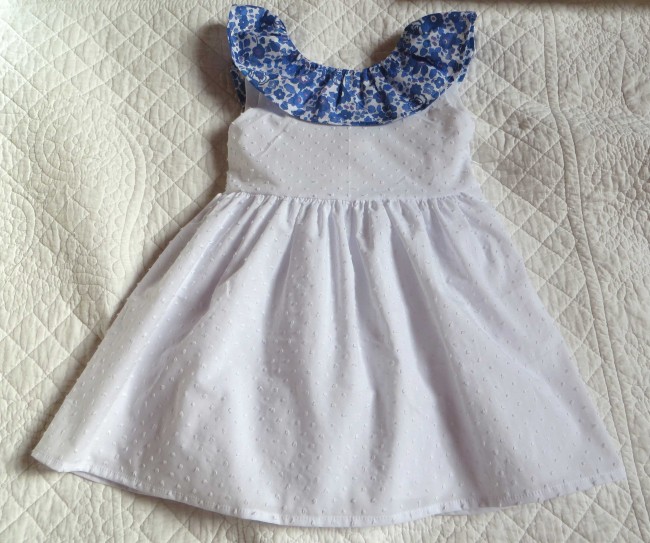 vue devant robe Pauline plumetis blanc Liberty Betsy lavande|4pommes