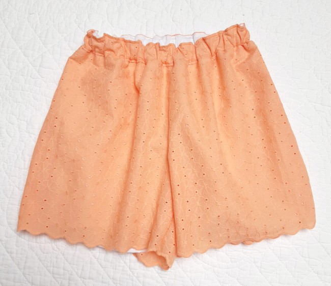 vue jupe short broderie anglaise abricot devant|4pommes