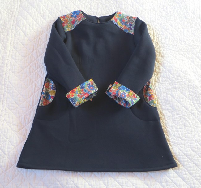 vue robe sweat molleton marine détails Liberty Margaret Annie blue|4pommes
