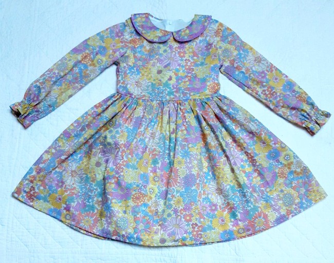 vue devant robe Hélène Liberty rainbow garden col Claudine passepoilé|4pommes
