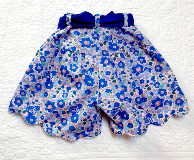 vue dos short effet jupe culotte Betsy cobalt | 4pommes