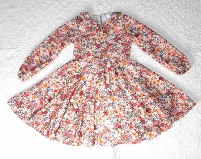 Robe qui tourne manches longues col Claudine en tissu Liberty exclusif curious land beige|4pommes