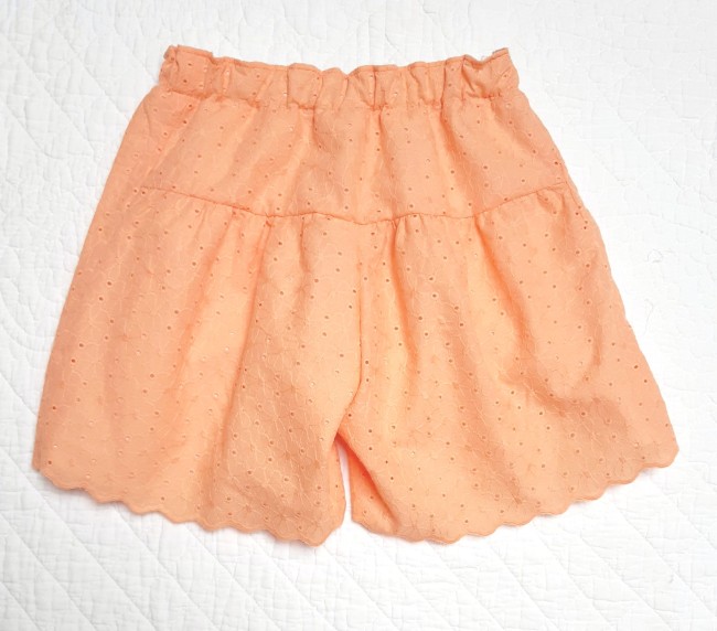 vue jupe short broderie anglaise abricot dos|4pommes