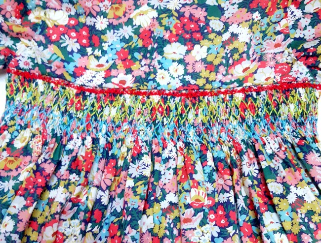 vue smocks robe smoks brodés Manches longues Liberty Thorpe tutti frutti | 4pommes