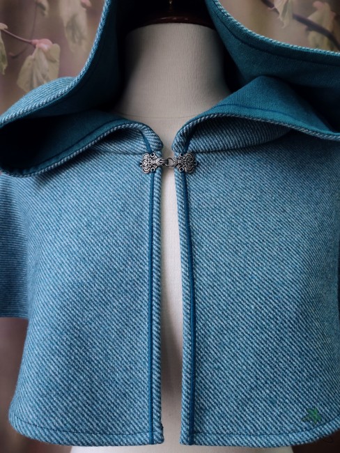 capuchon_lainebleue_bourdonbleu2