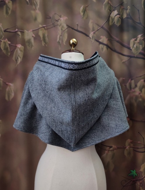 capuchon_lainegrise_galonnoirblanc5