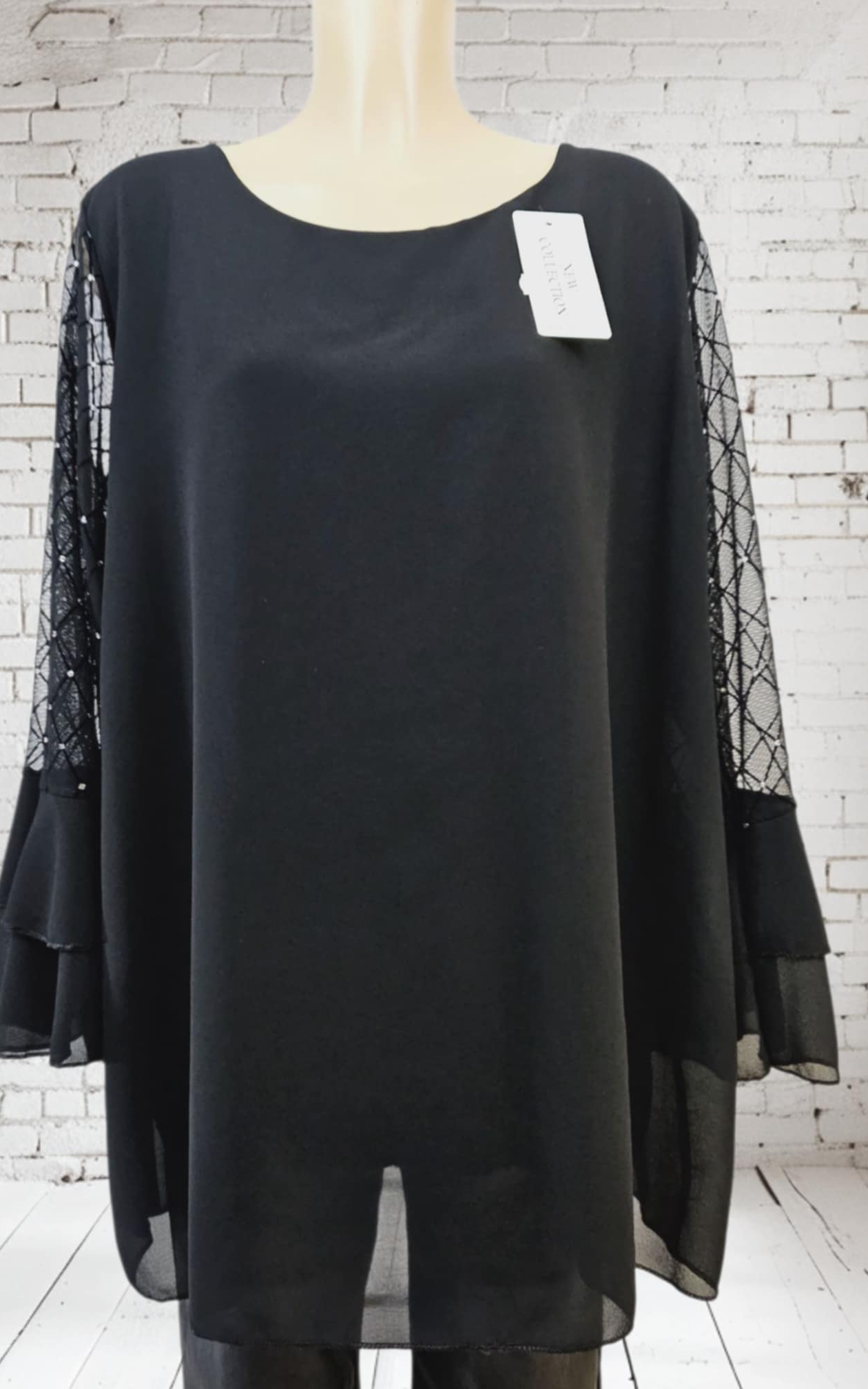 Blouse en voile noir manches tulles
