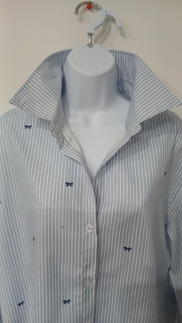 Chemise rayure bleu, petits noeuds