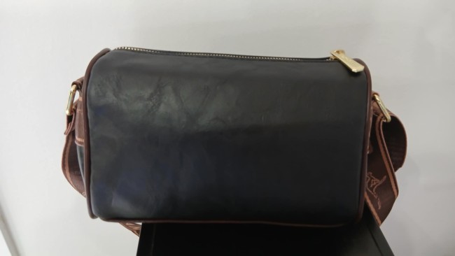 Sac épaule noir motif floral