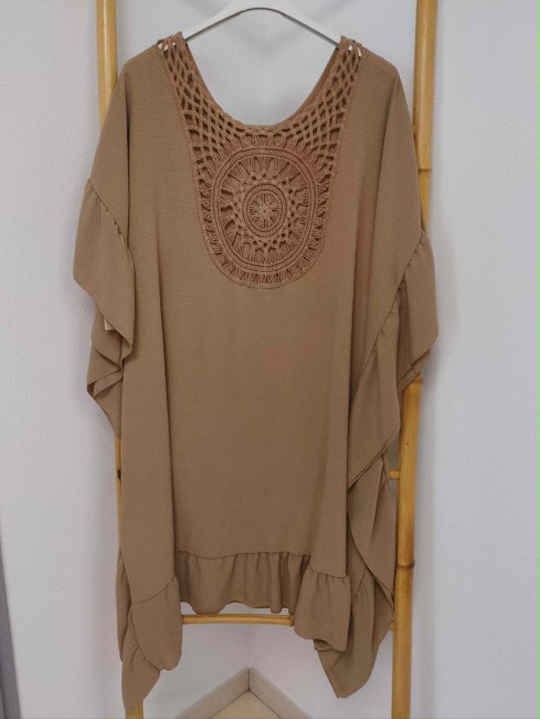 Robe dos macramé