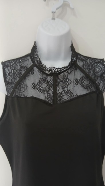 Top Élégant en Dentelle Noir