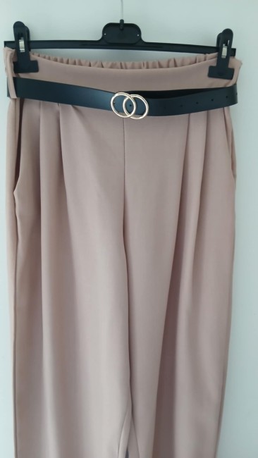 Pantalon  à pinces  avec ceinture