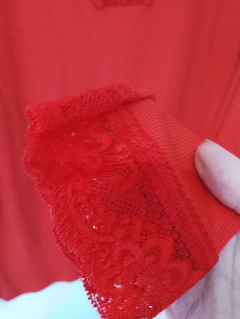 Top côtelé  avec de la dentelle