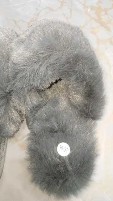 Pantoufles grise moumoute