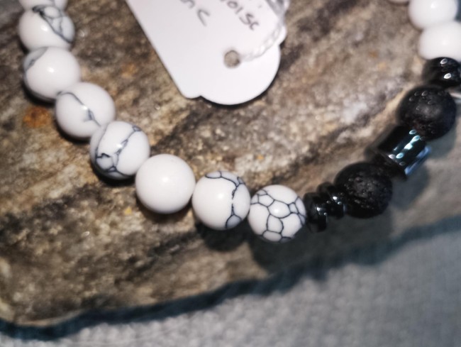 Bracelet Turquoise blanc et pierre de lave 8mm