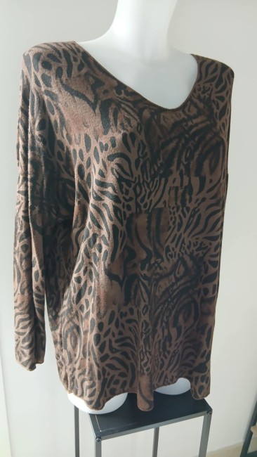 Pull imprimé sauvage