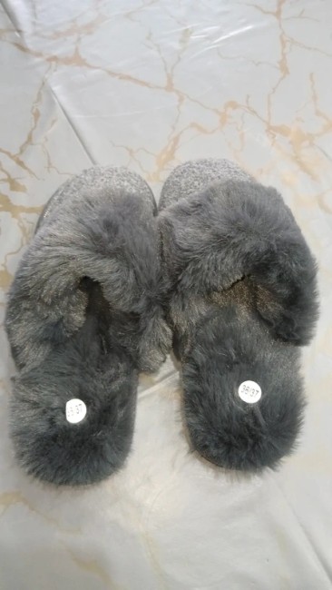 Pantoufles grise moumoute