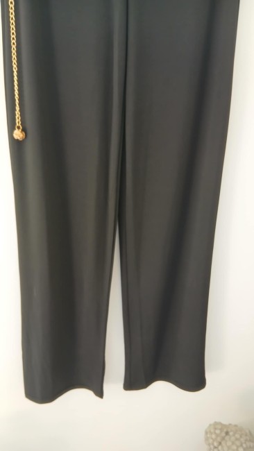 Pantalon noir évasé avec ceinture