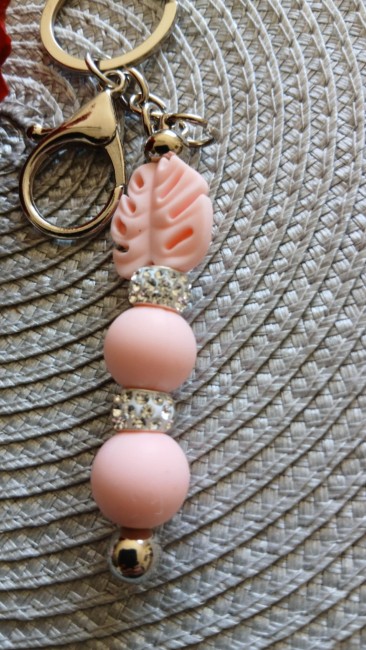 Porte clé feuille rose