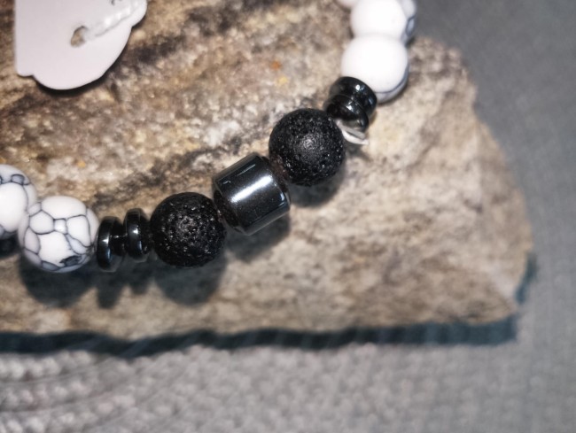 Bracelet Turquoise blanc et pierre de lave 8mm