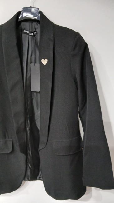 a48bee5c-9a03-4fcc-a62a-64bbabcea7e6 Veste Tailleur noir coeur brodé doré