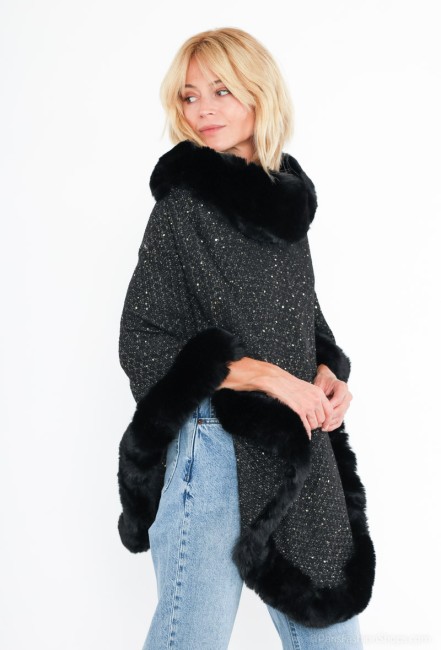 Poncho noir fausse fourrure