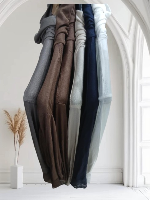 T-shirt rouleaux dentelle col roulé