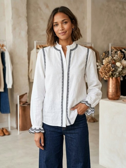 Chemise blanche brodés marine
