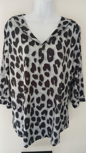 Blouse grise à imprimé léopard