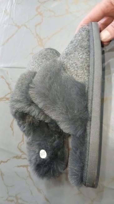 Pantoufles grise moumoute