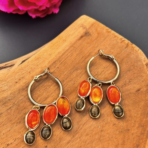 Boucles Cielo créoles dorées cabochon cornaline et kaki – équilibre pour visage diamant
