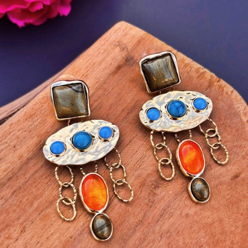 Boucles d’oreilles Noche dorées – silhouette fluide et raffinée, parfaites pour illuminer un visage carré ou ovale