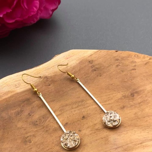 Boucles Pepita dorées pendantes – élégance solaire pour visage rond