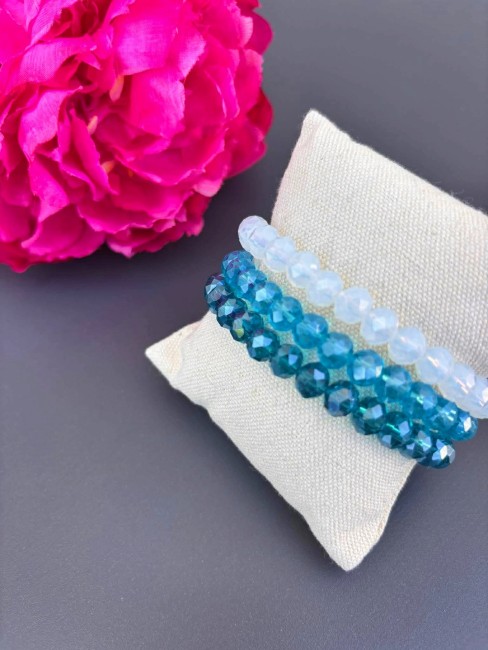 AURORA - Manchette de 3 bracelets perle de bohèmes atoll Manchette bohème chic composée de 3 bracelets de perles de bohème lagon, azur, atoll pour un look glamour, tendance et chic
