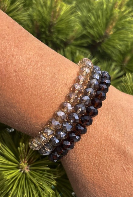 AURORA - Manchette de 3 bracelets perle de bohèmes moka Manchette bohème chic composée de 3 bracelets de perles de bohème moka pour un look glamour, tendance et chic