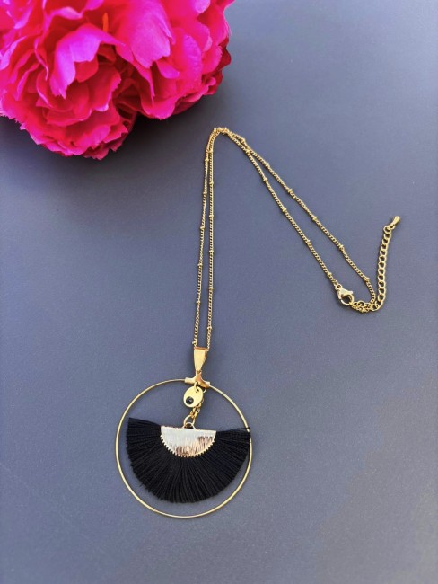 Collier fantaisie Luna doré, pendentif cercle et pompon éventail noir, bijou fait main