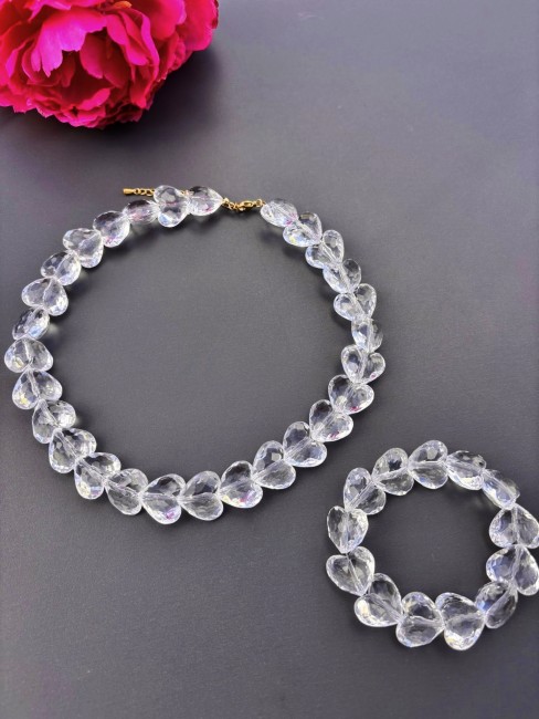 Collier et bracelet  fantaisie composé de perles de verre blanches en forme de coeur, pour un style bohème chic et raffiné