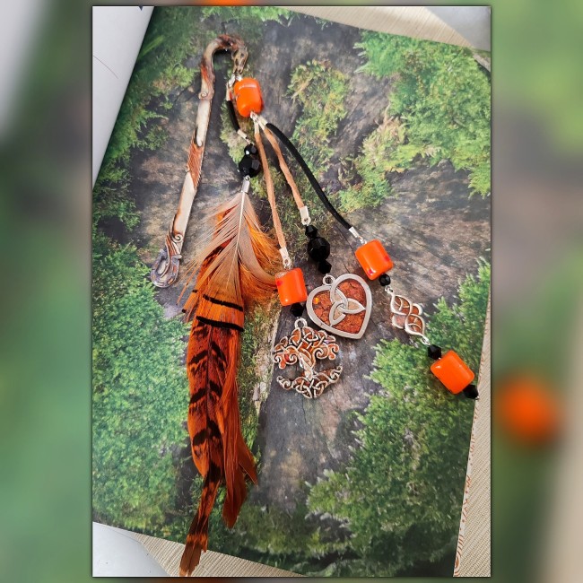 marque page cheval artisanal en métal argente émaillage orange solaire Alsvinn