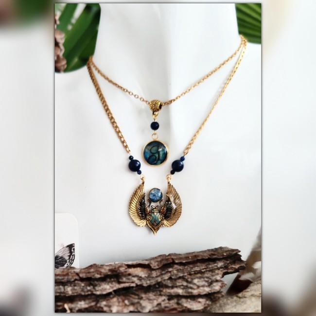 Collier artisanal Kepri Le Scarabée Solaire – Bijou égyptien émaillé à la main | Les Fantaisies d’A Collier artisanal Khépri