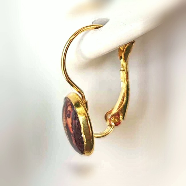 Profil des boucles d'oreilles en acier inoxydable dorées à fermeture dormeuses, cabochon émaillé représentant la déesse égyptienne Nut (Nout) par LES FANTAISIES D'A