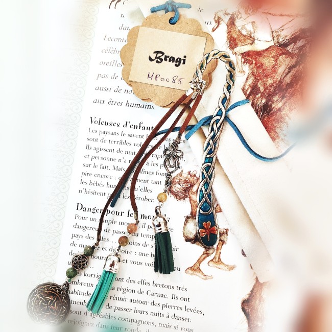 marque pages Bragi pochette velours ivoire carte identification numérotée création artisanale