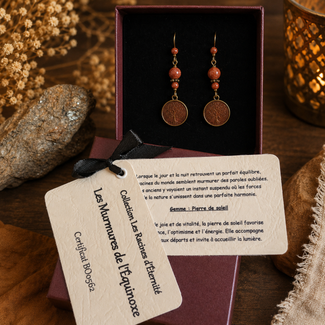 Coffret artisanal Les Murmures de l'Équinoxe avec certificat Coffret cadeau des boucles d'oreilles Les Murmures de l'Équinoxe avec certificat d'authenticité et carte descriptive de la pierre de soleil
