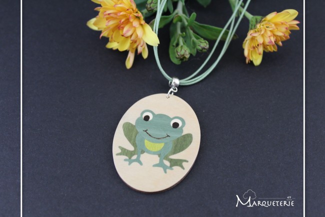 Nadège commande noël collier grenouille'