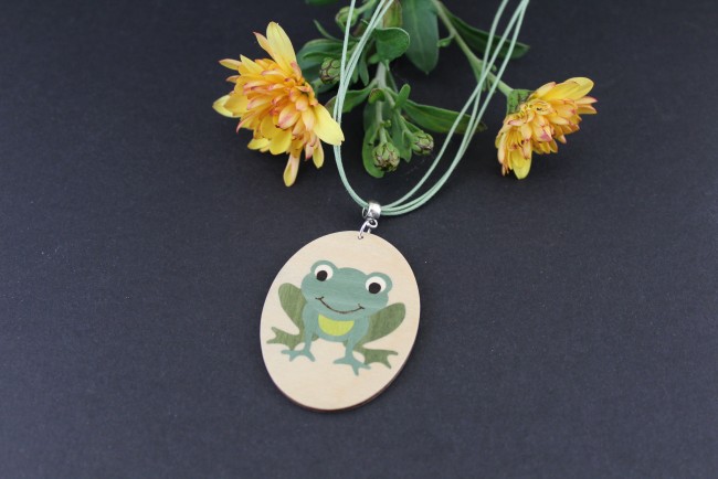 Nadège commande noël collier grenouille