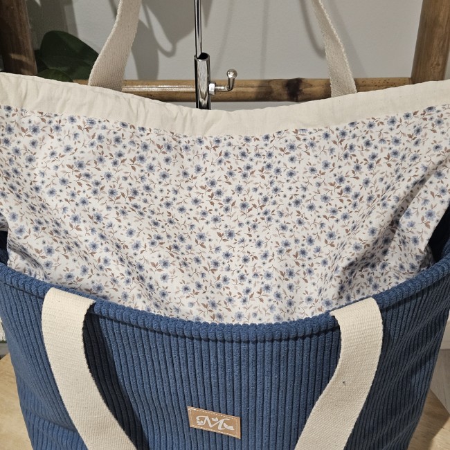cabas fourre tout en velours côtelé coloris bleu jeans 