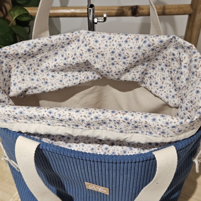cabas fourre tout en velours côtelé coloris bleu jeans 